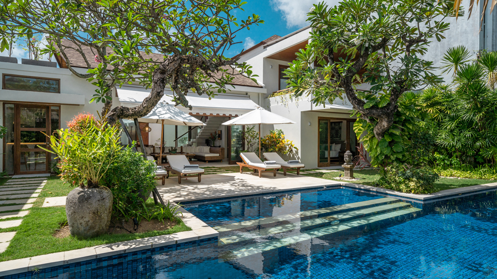 Villa Emmy - Cool and breezy lap pool